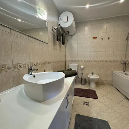 каса реал с 2 спальнями 2 этаж Daire *