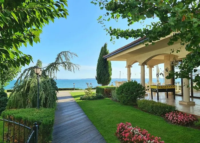 каса реал с 2 спальнями 2 этаж * Sveti Vlas